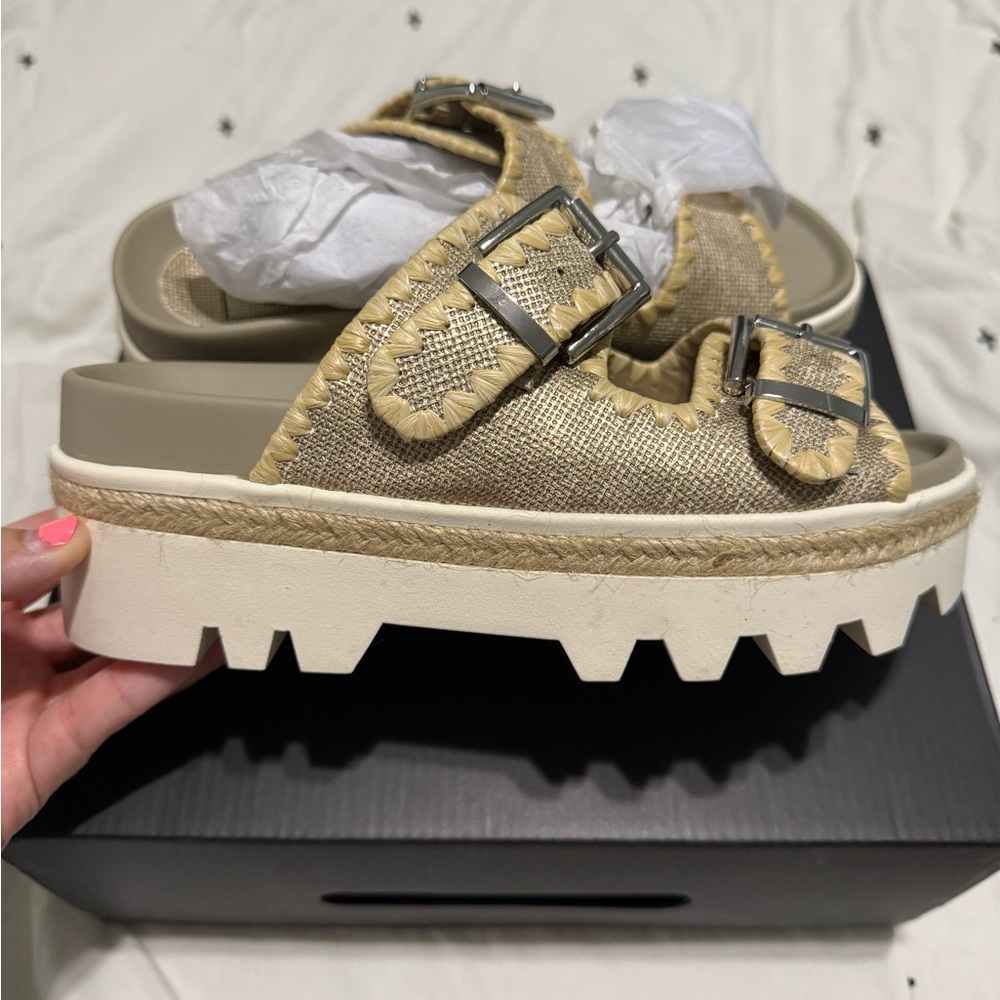 ShuShop Metallic Gold Sandals - Picture 3 of 6